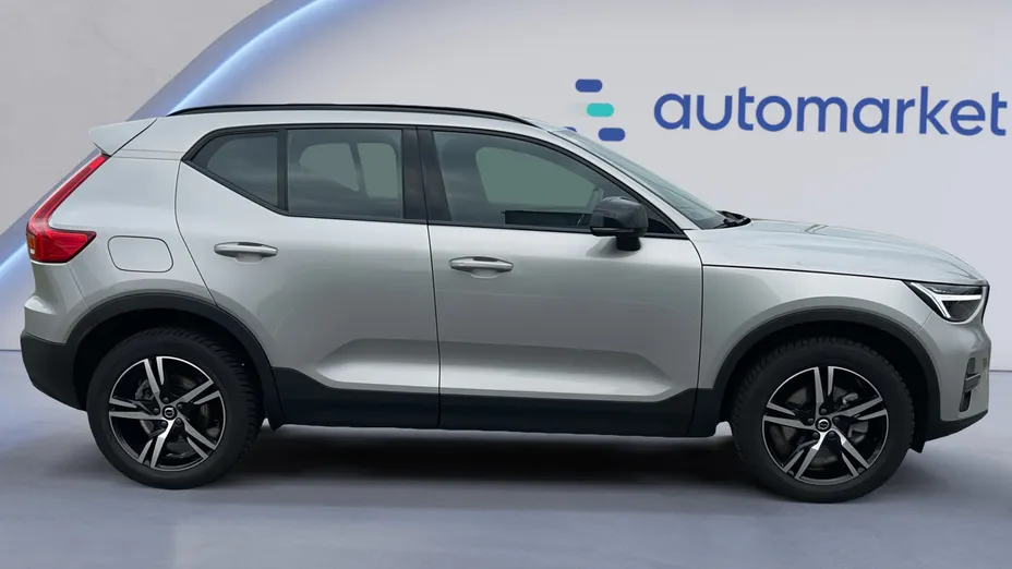 VOLVO XC40 XC40 B3 Plus Dark aut