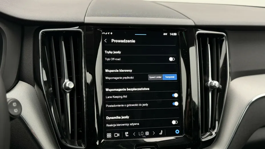 VOLVO XC60 XC60 B5 B AWD Plus Dark aut