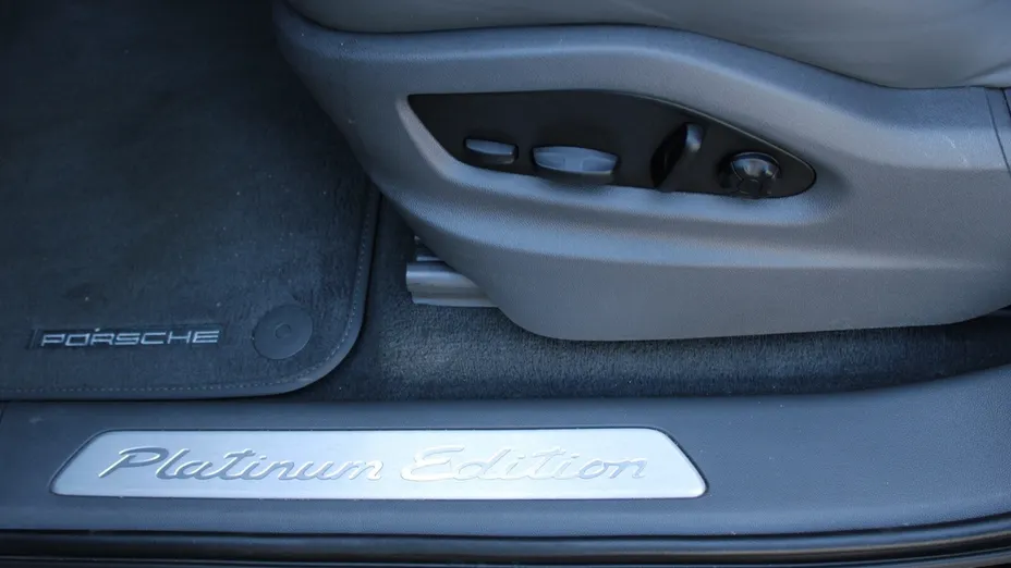 PORSCHE Cayenne Cayenne Platinum Edition