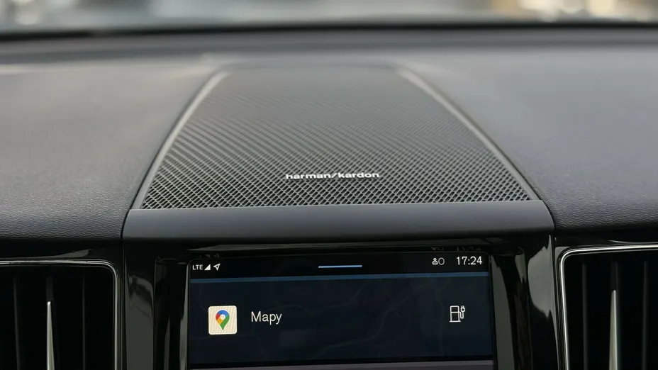 VOLVO XC60 XC60 T6 Plug-In Hybrid AWD Plus Dark aut