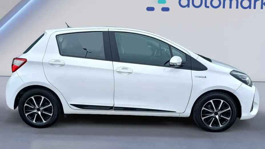 TOYOTA Yaris Yaris Hybrid 100 Premium