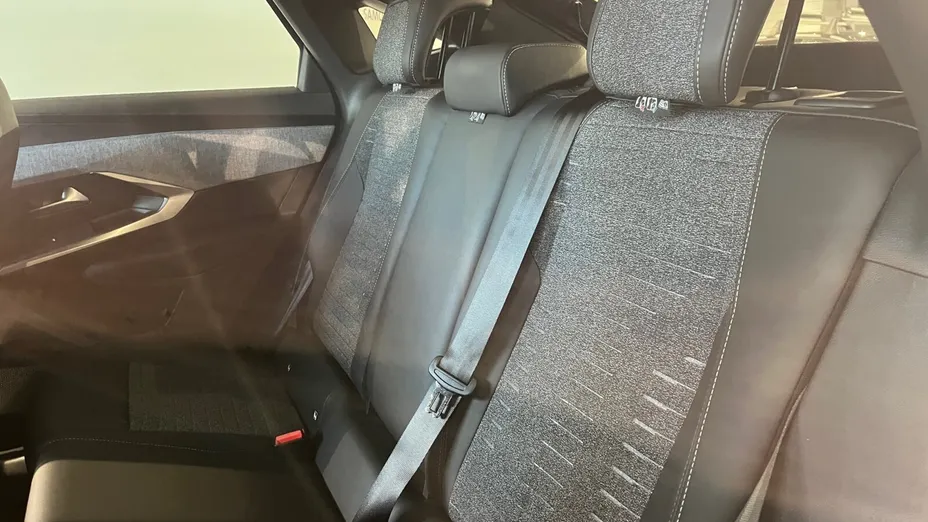 PEUGEOT 3008 3008 1.2 PureTech mHEV Allure e-DCS6 Nowy