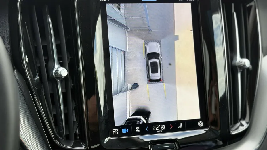 VOLVO XC60 XC60 T6 Plug-In Hybrid AWD Plus Dark aut