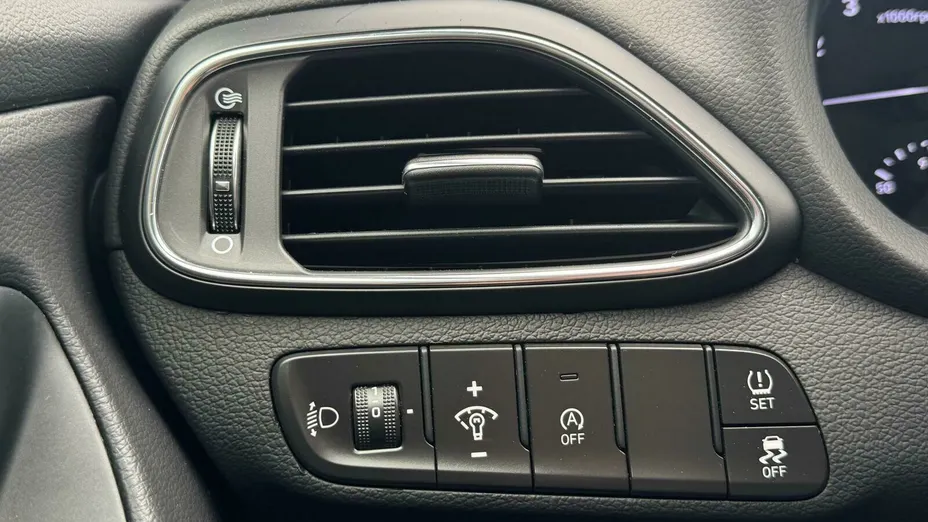 HYUNDAI i30 i30 1.0 T-GDI Modern DCT