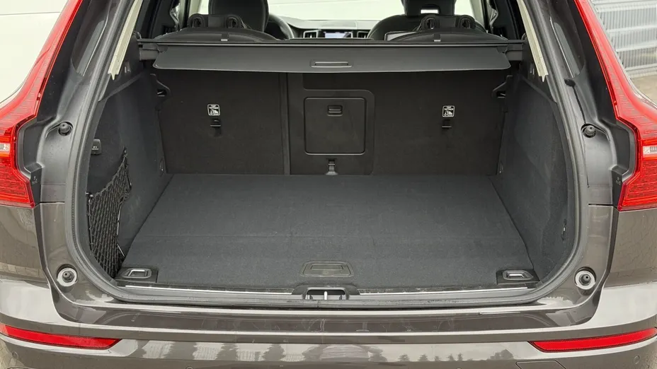 VOLVO XC60 XC60 T6 Plug-In Hybrid AWD Ultra Bright aut