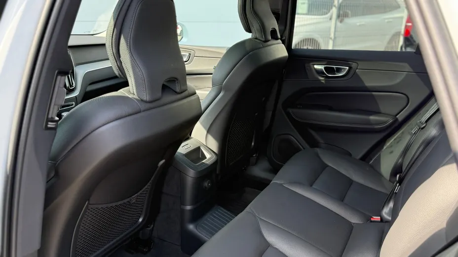 VOLVO XC60 XC60 T6 Plug-In Hybrid AWD Core aut