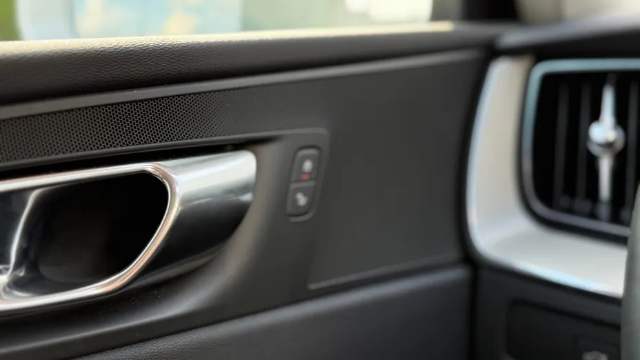 VOLVO XC60 XC60 T6 Plug-In Hybrid AWD Core aut