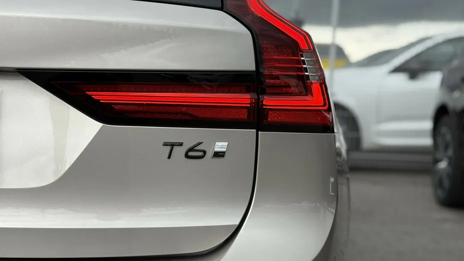 VOLVO V90 V90 T6 AWD Plug-In Hybrid Plus Dark aut