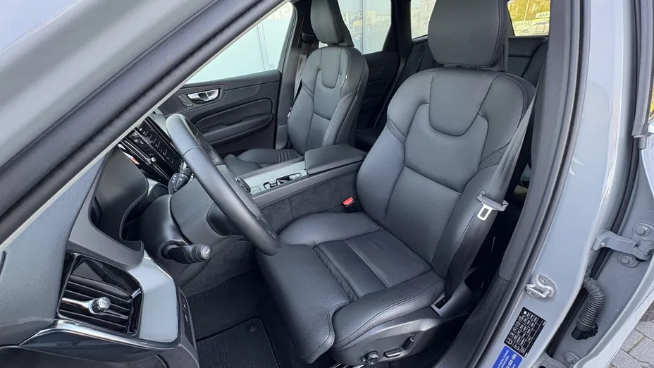 VOLVO XC60 XC60 T6 Plug-In Hybrid AWD Plus Bright aut