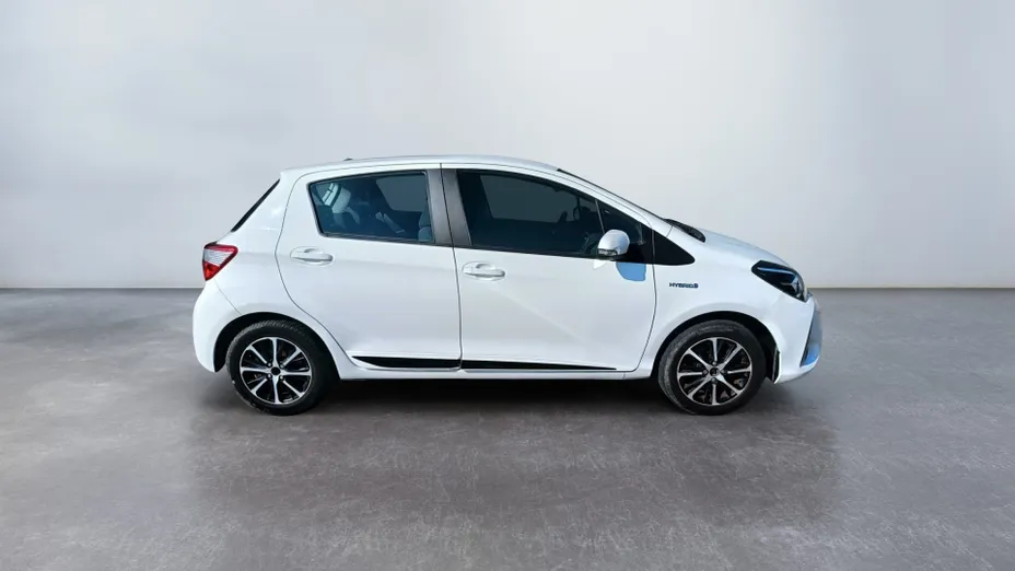 TOYOTA Yaris Yaris Hybrid 100 Active