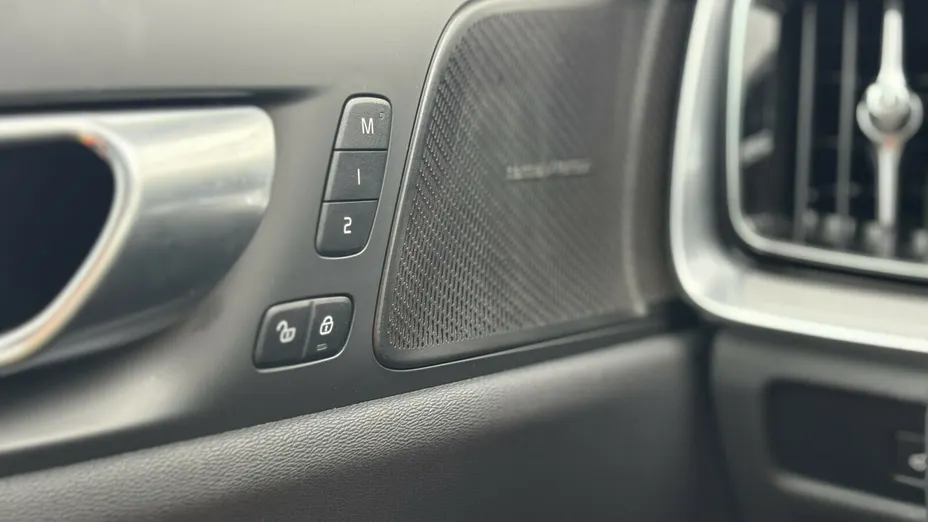 VOLVO S60 S60 B4 B Plus Dark aut