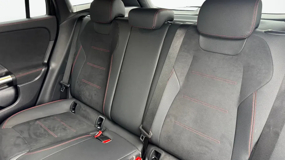 MERCEDES-BENZ GLA GLA 200 mHEV AMG Line 7G-DCT