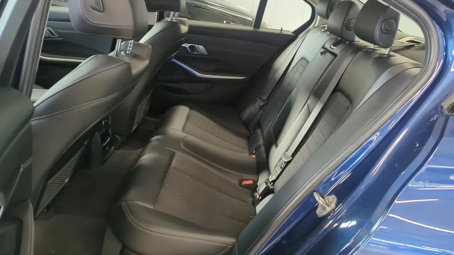 BMW Seria 3 320i Sport Line aut