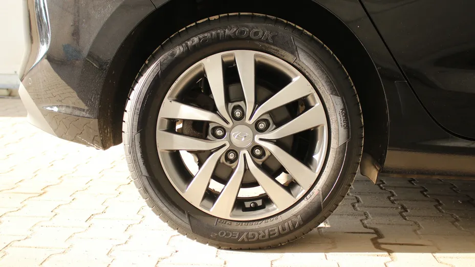 HYUNDAI i30 i30 1.4 Classic +