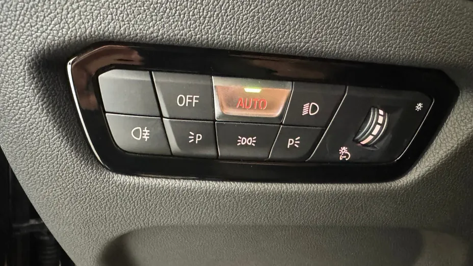 BMW Seria 3 318i aut