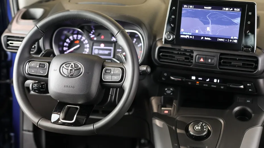 TOYOTA Proace City Verso Proace City Verso Long 1.5 D-4D Family Aut.