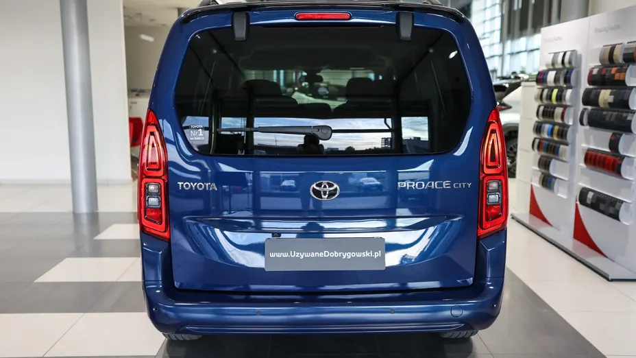 TOYOTA Proace City Verso Proace City Verso Long 1.5 D-4D Family Aut.