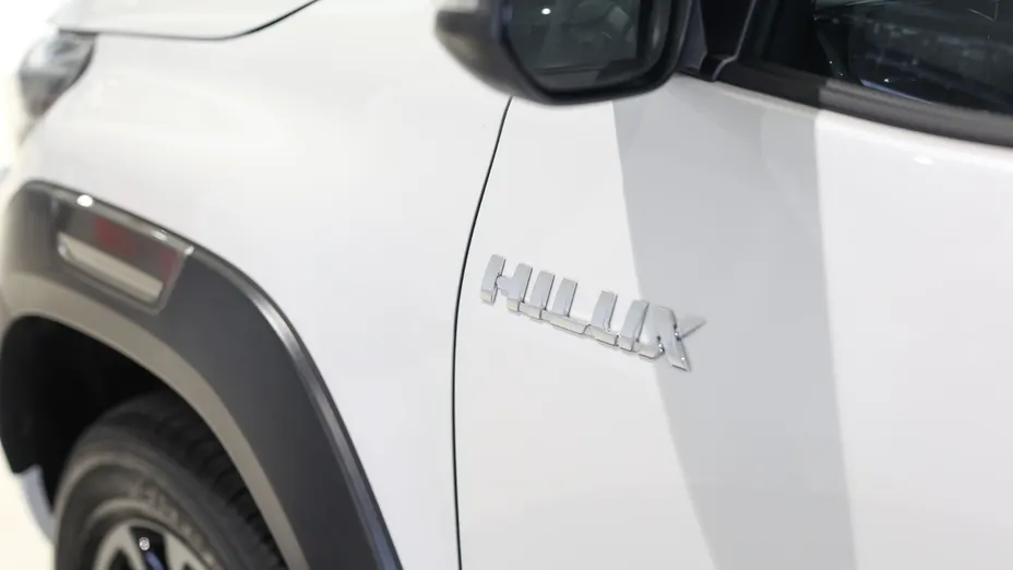 TOYOTA HiLux Hilux 2.8 D-4D Double Cab Invincible 4x4 aut