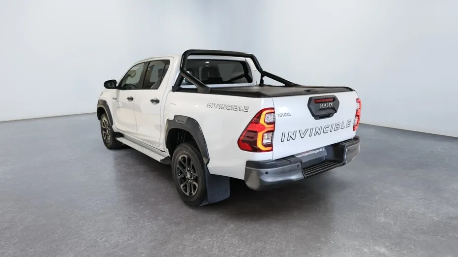 TOYOTA HiLux Hilux 2.8 D-4D Double Cab Invincible 4x4 aut