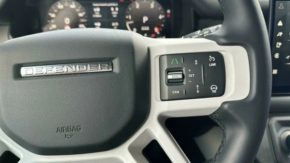LAND ROVER Defender Defender 110 3.0 D300 mHEV X-Dynamic HSE