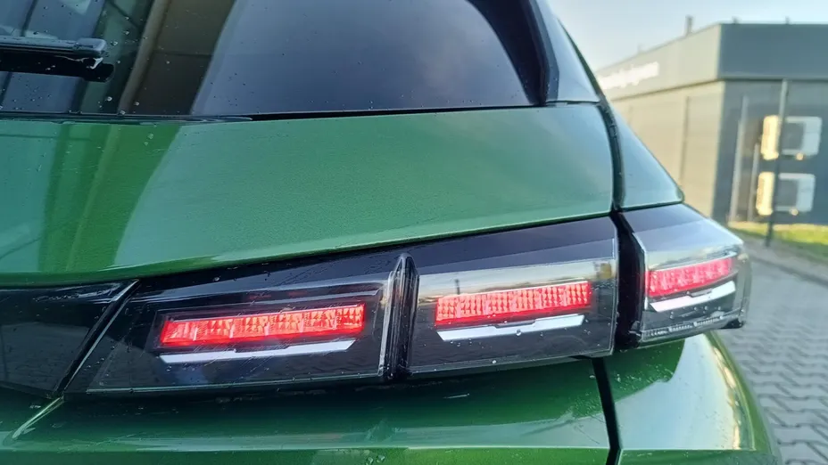 PEUGEOT 308 308 1.2 PureTech Allure Pack S&S EAT8