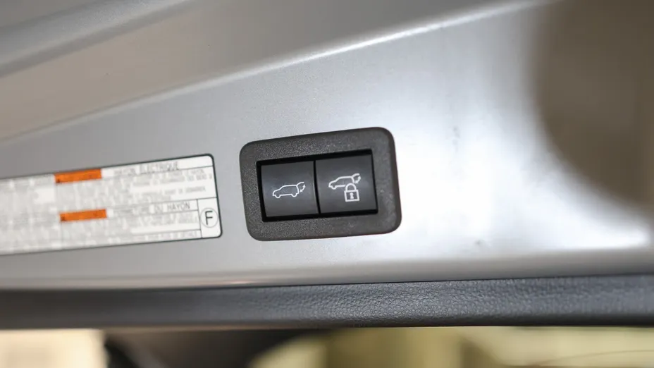 TOYOTA Corolla Cross Corolla Cross 2.0 Hybrid Executive AWD