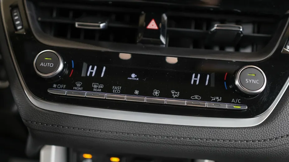 TOYOTA Corolla Cross Corolla Cross 2.0 Hybrid Executive AWD