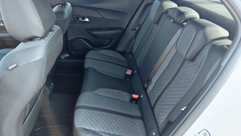 PEUGEOT 2008 2008 1.2 PureTech Allure S&S EAT8