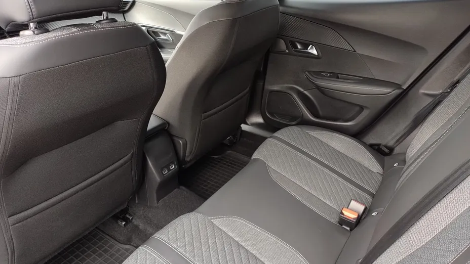 PEUGEOT 2008 2008 1.2 PureTech Allure S&S EAT8