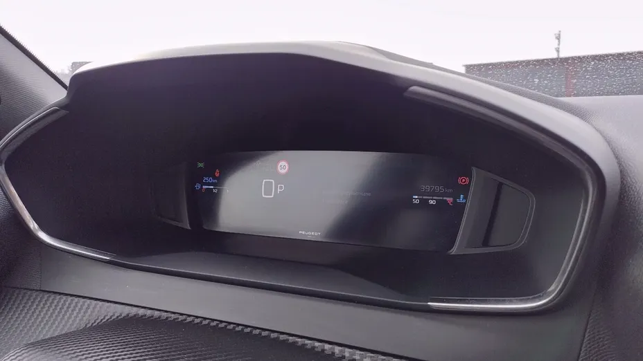 PEUGEOT 2008 2008 1.2 PureTech Allure S&S EAT8