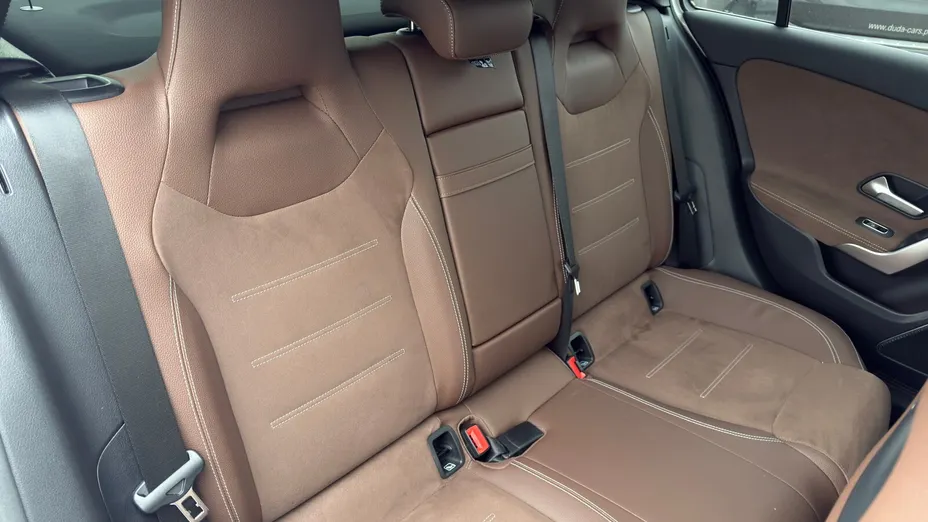 MERCEDES-BENZ A Klasa A 200 AMG Line 7G-DCT