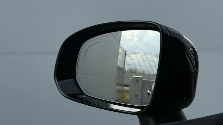 VOLVO XC60 XC60 T6 Plug-In Hybrid AWD Plus Dark aut