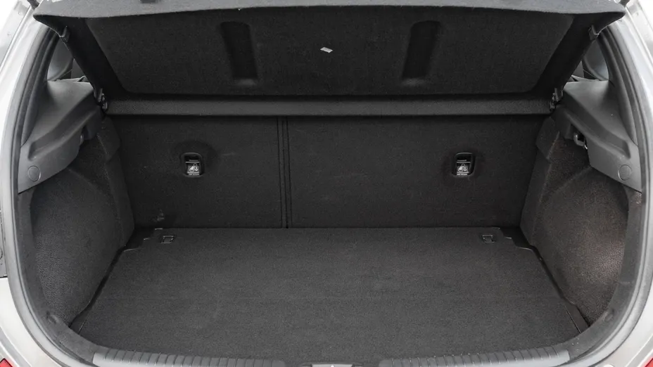 HYUNDAI i30 i30 1.4 Classic +