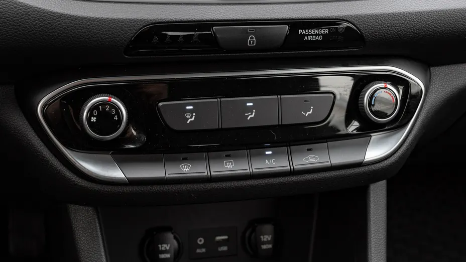 HYUNDAI i30 i30 1.4 Classic +