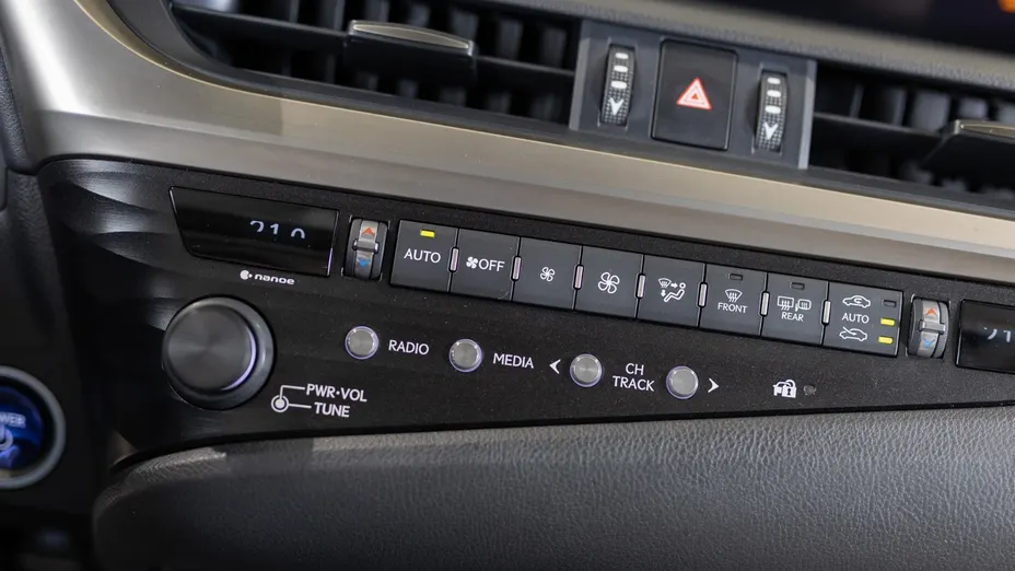 LEXUS ES ES 300h Elegance