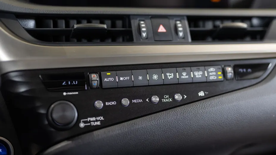 LEXUS ES ES 300h Elegance