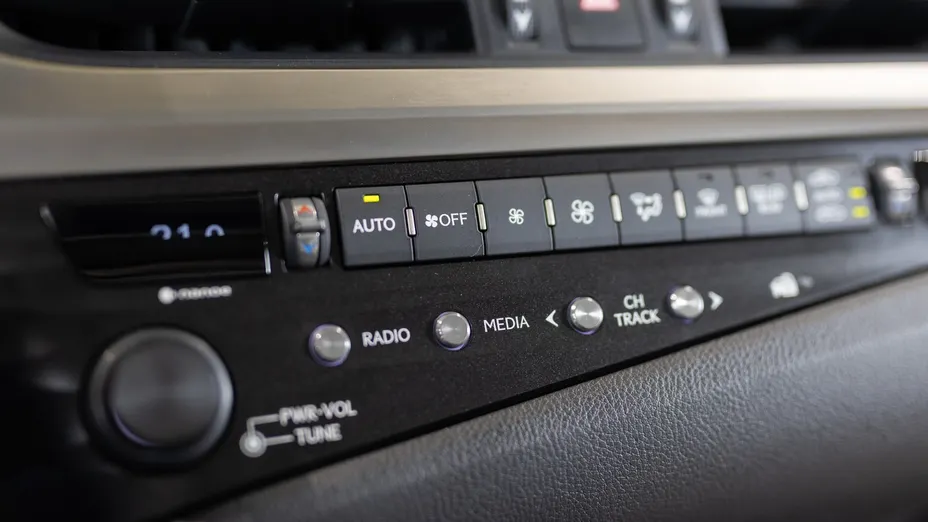 LEXUS ES ES 300h Elegance