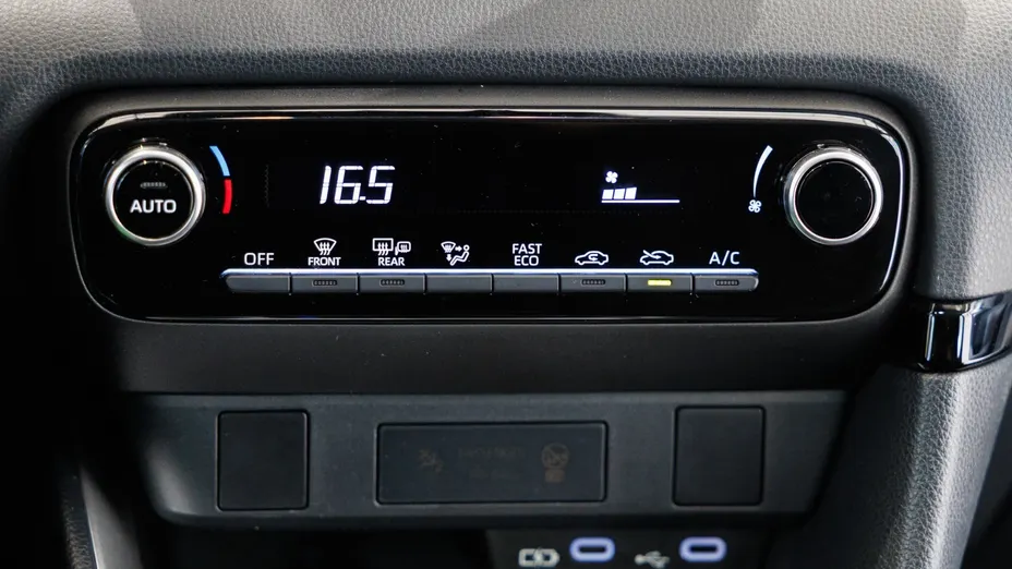 TOYOTA Yaris Yaris Hybrid 1.5 Comfort