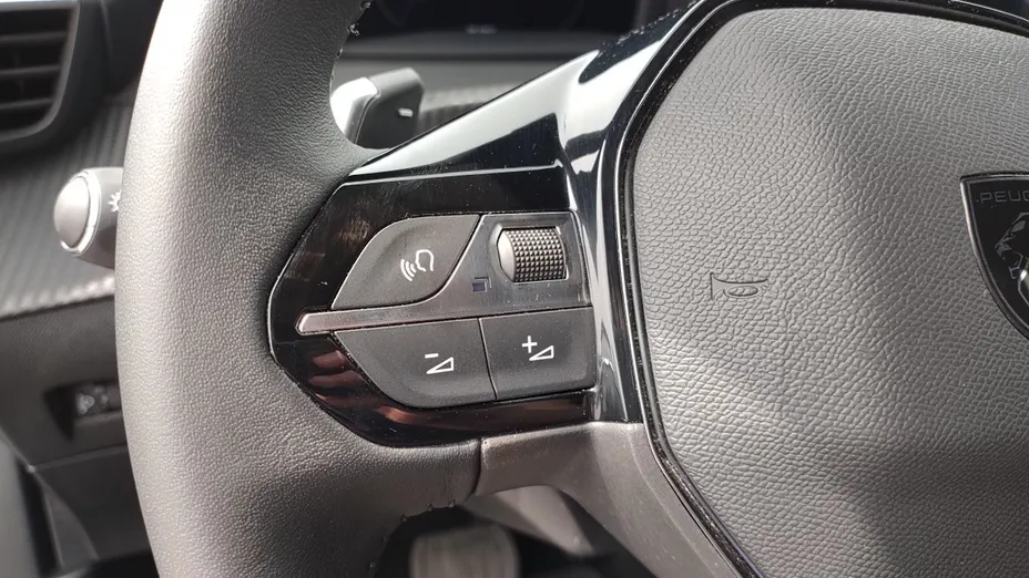 PEUGEOT 2008 2008 PureTech 130 Allure S&S EAT8