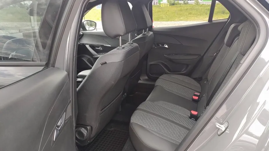 PEUGEOT 2008 2008 1.2 PureTech Allure S&S EAT8