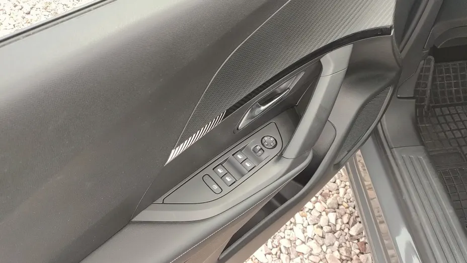 PEUGEOT 2008 2008 1.2 PureTech Allure S&S EAT8