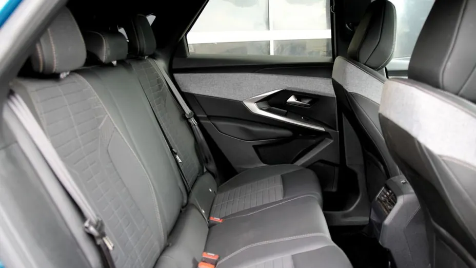PEUGEOT 3008 3008 1.2 PureTech mHEV Allure e-DCS6