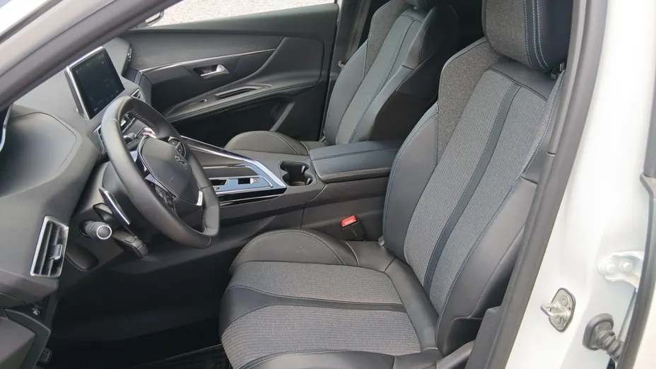 PEUGEOT 3008 3008 1.2 PureTech Allure Pack S&S EAT8