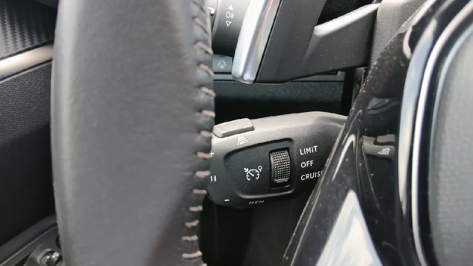 PEUGEOT 3008 3008 1.2 PureTech Allure Pack S&S EAT8
