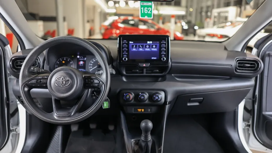 TOYOTA Yaris Yaris 1.0 Active