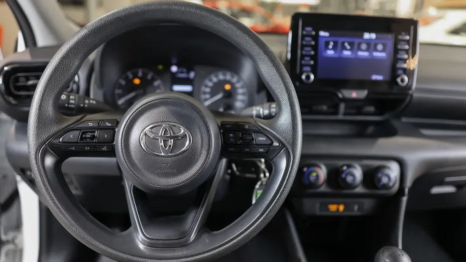 TOYOTA Yaris Yaris 1.0 Active