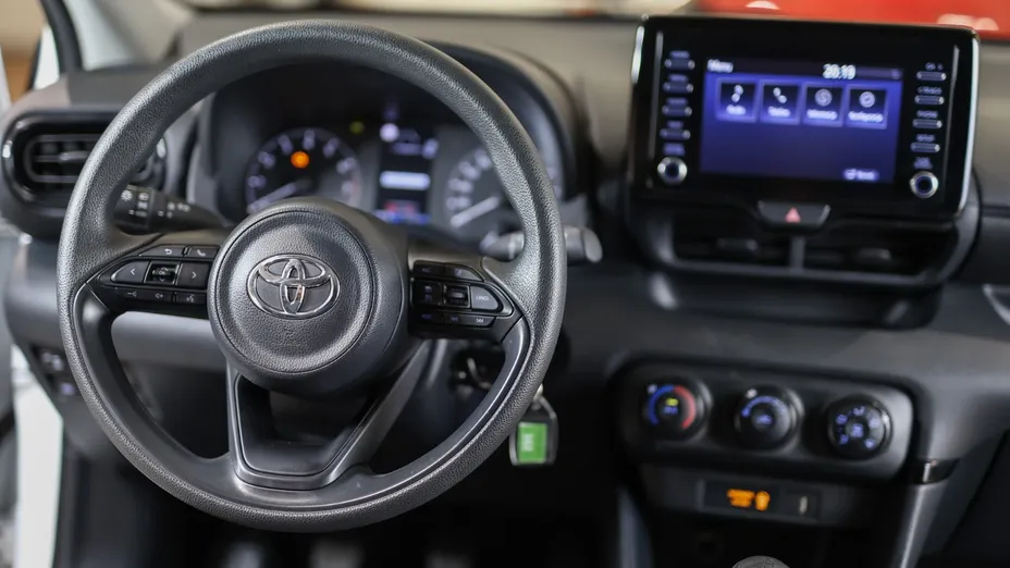 TOYOTA Yaris Yaris 1.0 Active