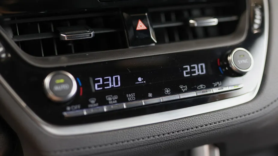 TOYOTA Corolla Cross Corolla Cross 2.0 Hybrid Executive AWD