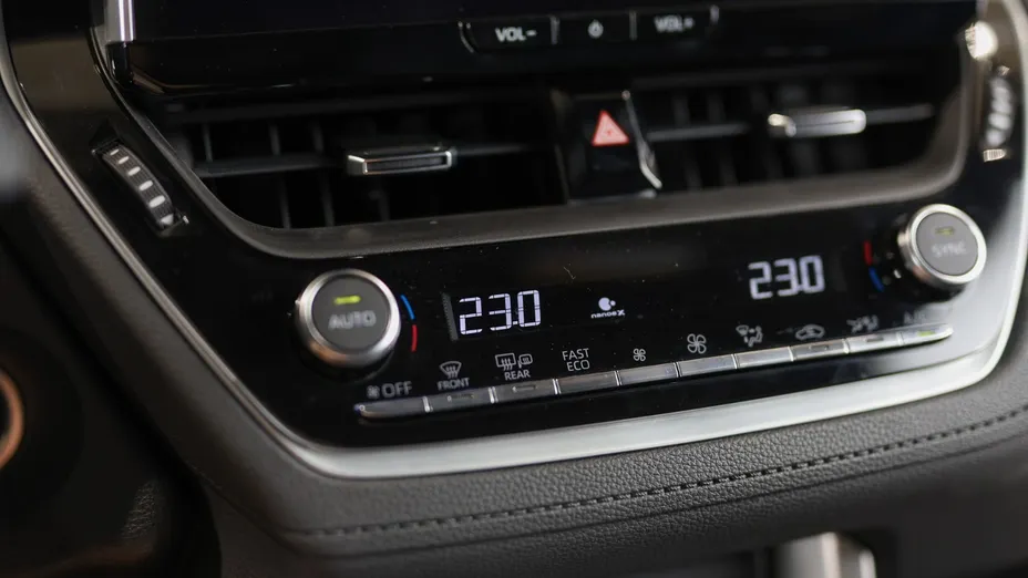 TOYOTA Corolla Cross Corolla Cross 2.0 Hybrid Executive AWD