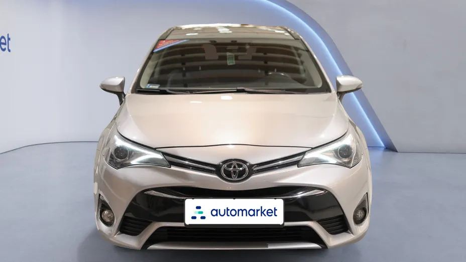 TOYOTA Avensis Avensis 2.0 D-4D Premium